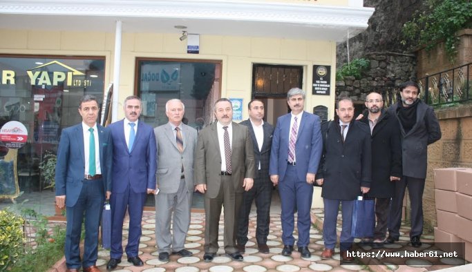 İstanbul-Trabzon Federasyonu ile ANADER’den öğrencilere yardım