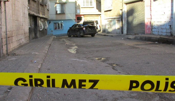 Evin duvarına çarptı, üzerimde bomba var dedi