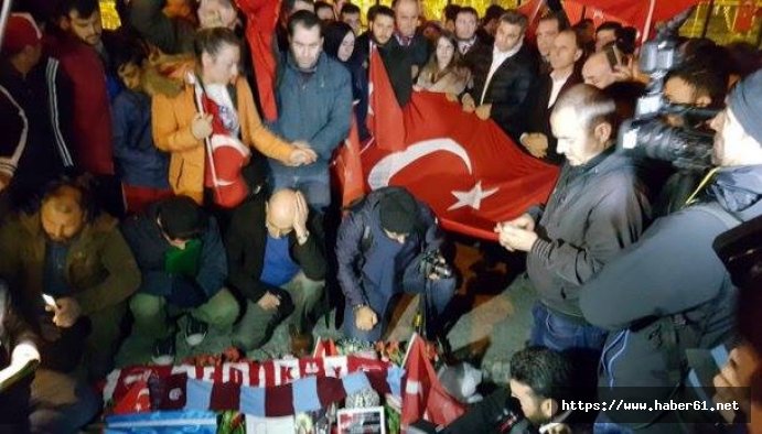 Trabzonspor karanfil bıraktı