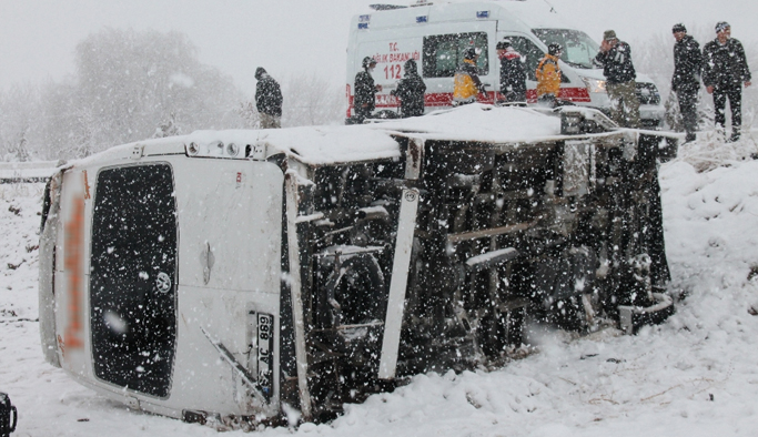 Karda zincirleme kaza: 18 Yaralı