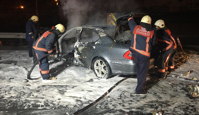 Trabzon plakalı araç önce bariyerlere çarptı sonra...