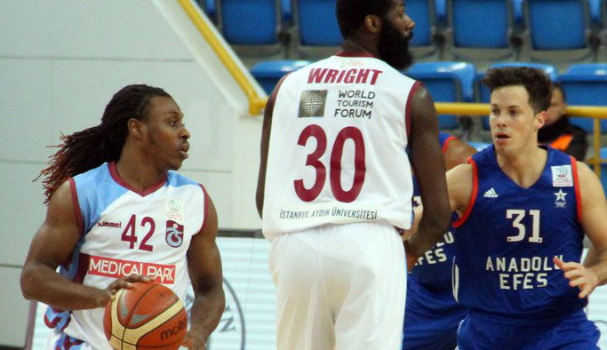 Trabzonspor son anda yıkıldı