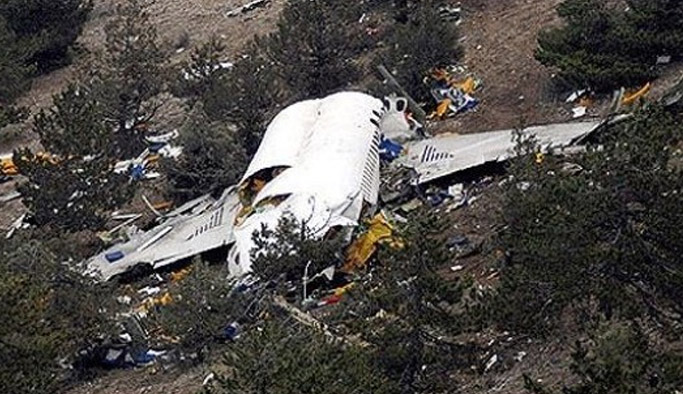 Uçak düştü: 5 ölü!
