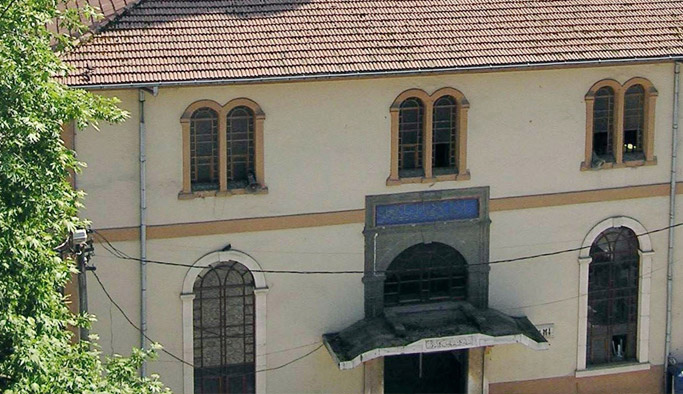 Rize'de tarihi cami yıkılıyor