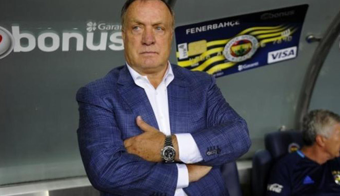 Advocaat’tan Fenerbahçeli Oyunculara Kritik Trabzonspor Uyarısı: “Ciddiyeti Bırakmayın!”