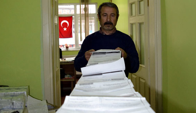 Memleketine gelmek istedi yediği cezalar boyunu aştı!