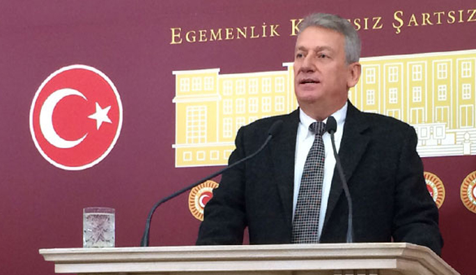 Haluk Pekşen:"Türkiye tarihinin en zor günlerinden geçiyor"