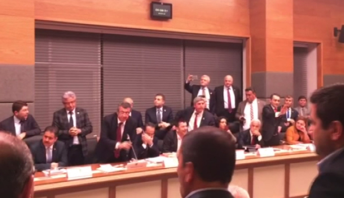 Anayasa Komisyonunda tartışma