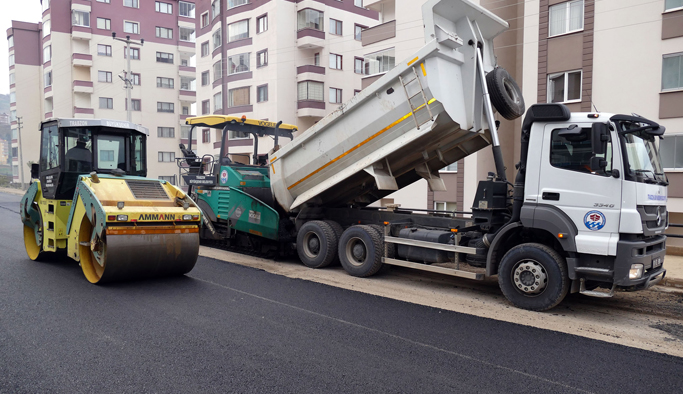 Aydınlıkevler’de asfalt çalışması tamamlandı: Muhtardan teşekkür geldi