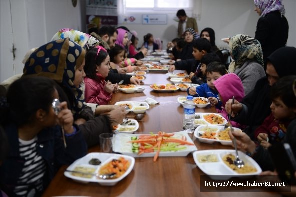 Trabzon'da yaşayan sığınmacılar Karadeniz mutfağıyla tanıştı