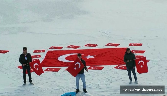 Buz tutmuş gölde terörü lanetlediler