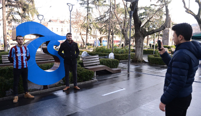 Trabzonsporlu taraftarlardan maç öncesi mesaj var