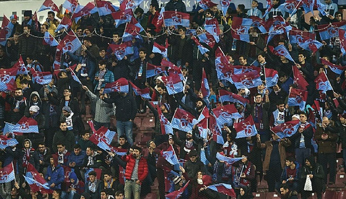 Avni Aker'de "yönetim istifa" sesleri