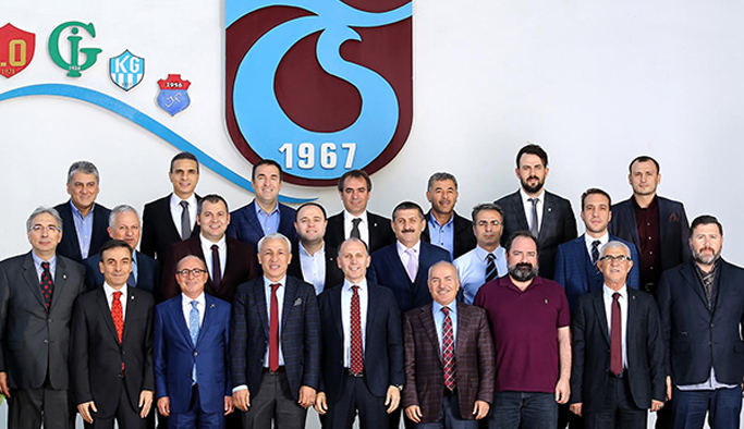 Trabzonspor'da Ersun Yanal tartışıldı transfer kararı çıktı!