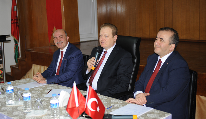 Trabzon Valisi Muhtarları dinledi!