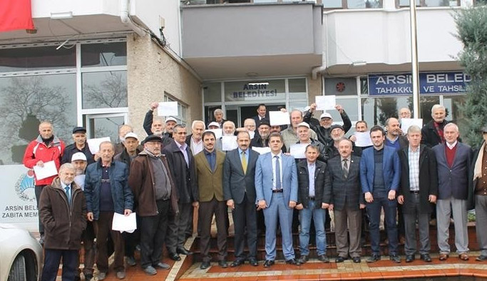 Arsin'de fındık budama sertifikaları verildi