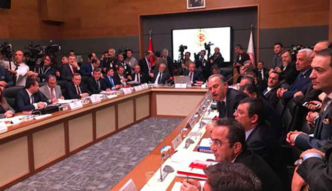 Anayasa Komisyonu değişiklik teklifi kabul edildi