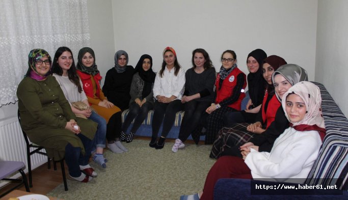 Trabzon'da gençler çaya geliyor