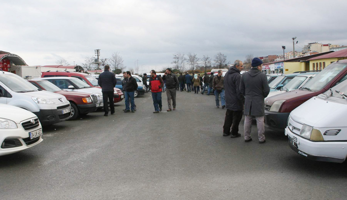 Trabzon'da oto pazarında yılbaşı durgunluğu