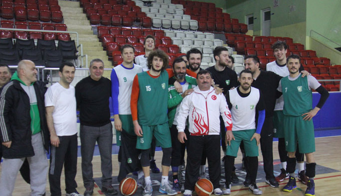 Artvin Belediye Başkanı'ndan basket şov
