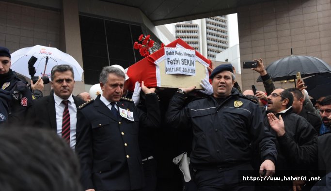 İzmir şehitleri gözyaşlarıyla son yolculuğuna uğurlandı