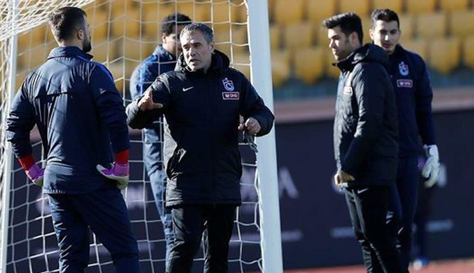 Ersun Yanal'dan kalecilere özel ilgi!