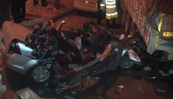 Biri Trabzon plakalı 4 araç birbirine girdi: 3 ölü, 5 yaralı