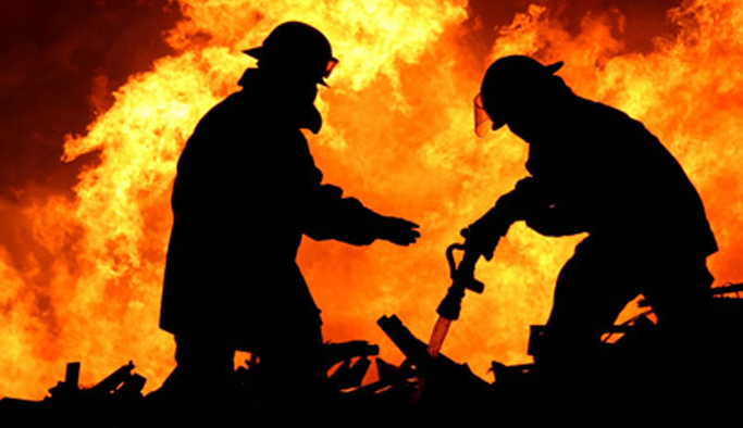 Yangına uykuda yakalandı!