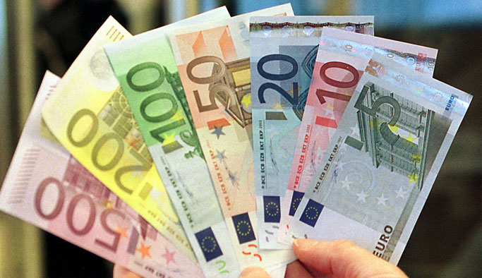 Euro 4.00 TL oldu, Dolar 3.77 ile rekor kırdı