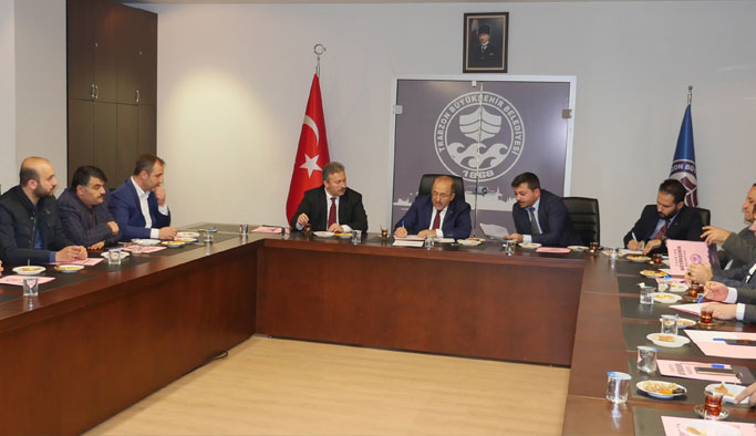 Gümrükçüoğlu'na Akçaabat teşkilatından ziyaret