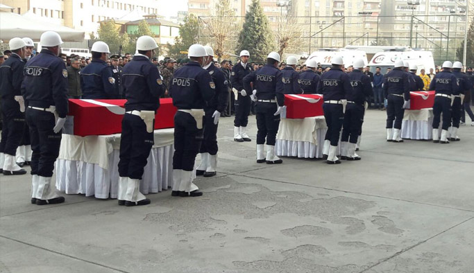 Diyarbakır şehitlerine veda!