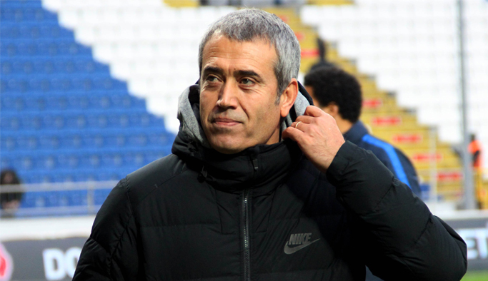 Kasımpaşa Teknik Direktörü Özdeş'ten Çizgi Teknolojisi İtirazı: "O Pozisyon Goldü, 1-0 Öne Geçecektik"