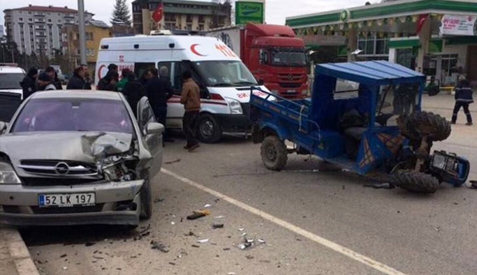 Otomobil ile patpat çarpıştı: 1 yaralı