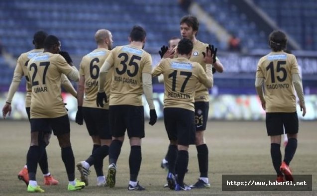 Akçay kupada turladı