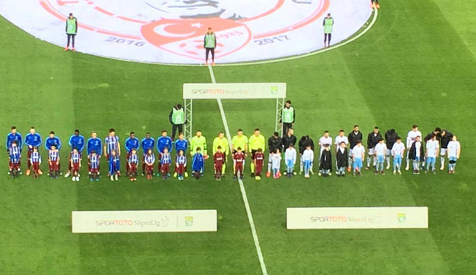 Akyazı stadında tarihi maç başladı!