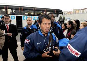 Trabzonspor Başkent Deplasmanı İçin Yola Çıktı: Kafilede Alanzinho da Var