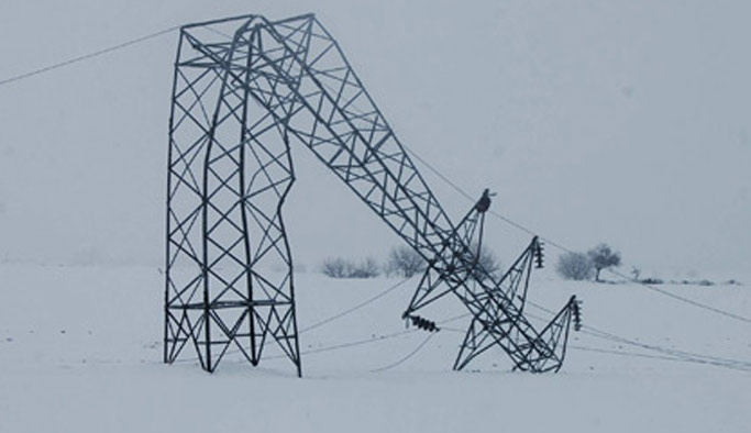 Trabzon'da Kar elektriği de vurdu!
