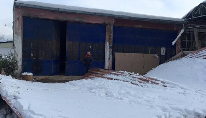 İşyerinin çatısı kara dayamanadı!