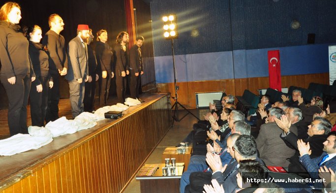 15 Temmuz Şehitleri anısına tiyatro