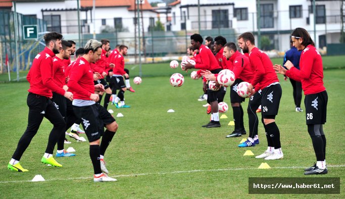 Samsunspor tam kadro Antalya'da