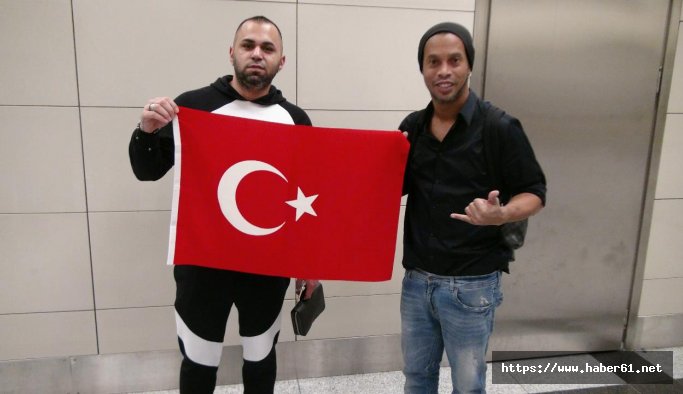 Ünlü futbolcu Ronaldinho İstanbul'da