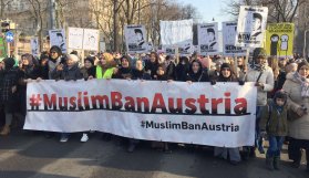 Viyana'da 4 bin kişi başörtüsü için yürüdü