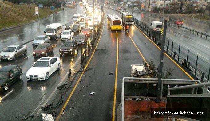 Metrobüs kazası: 10 yaralı