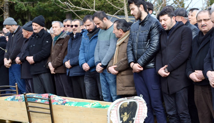 Gözyaşları genç kız için sel oldu