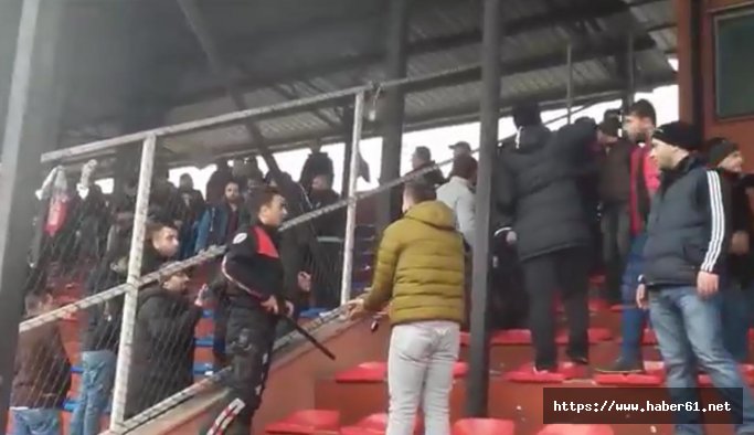 Kadınların maçında erkekler kavga etti