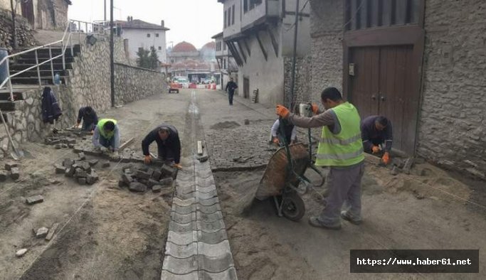 Tarihi çarşıda çalışmalar sürüyor