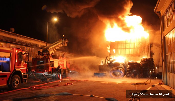 Samsun'da korkutan fabrika yangını