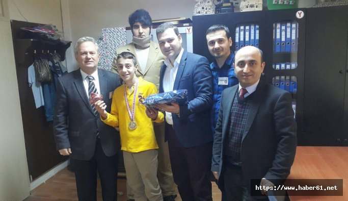 Trabzon 24 Şubat Okulu'nun Şampiyonu Avrupa Şampiyonu'nu devirdi