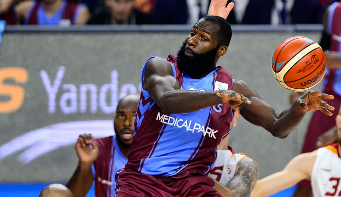 Trabzonspor Karşıyaka'yı devirdi