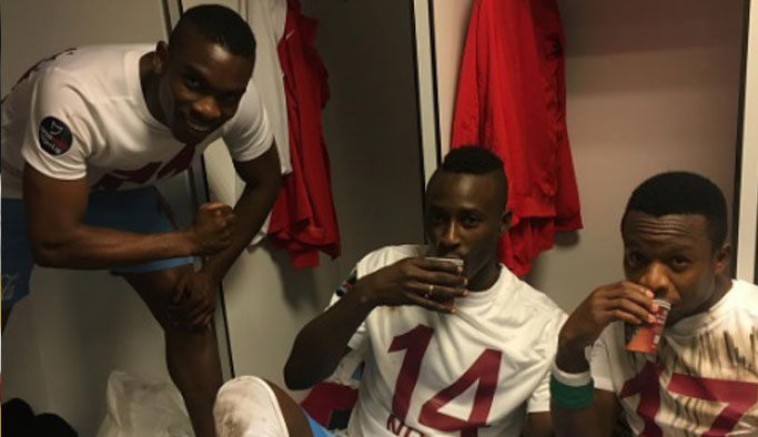 Trabzonspor'un 2 oyuncusu maç sonrası bakın ne yaptı!